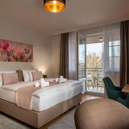 Holdvirag Hotel Sárvár 客房 照片