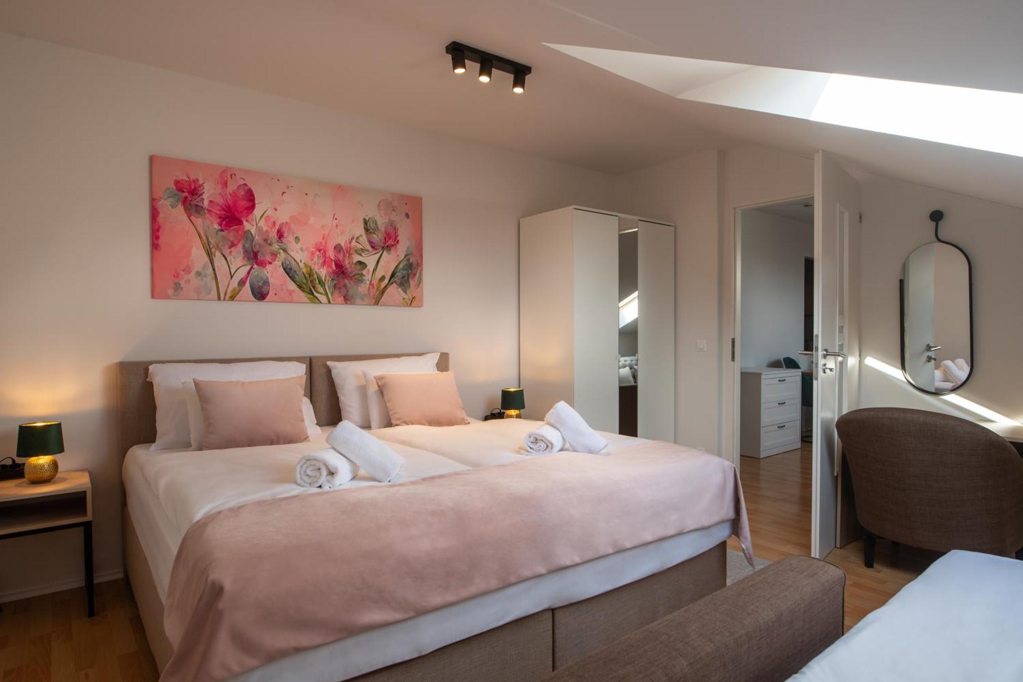 Holdvirag Hotel Sárvár 外观 照片