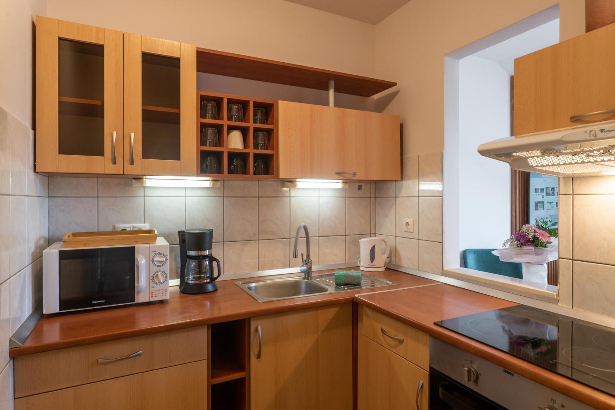 Holdvirag Hotel Sárvár 外观 照片