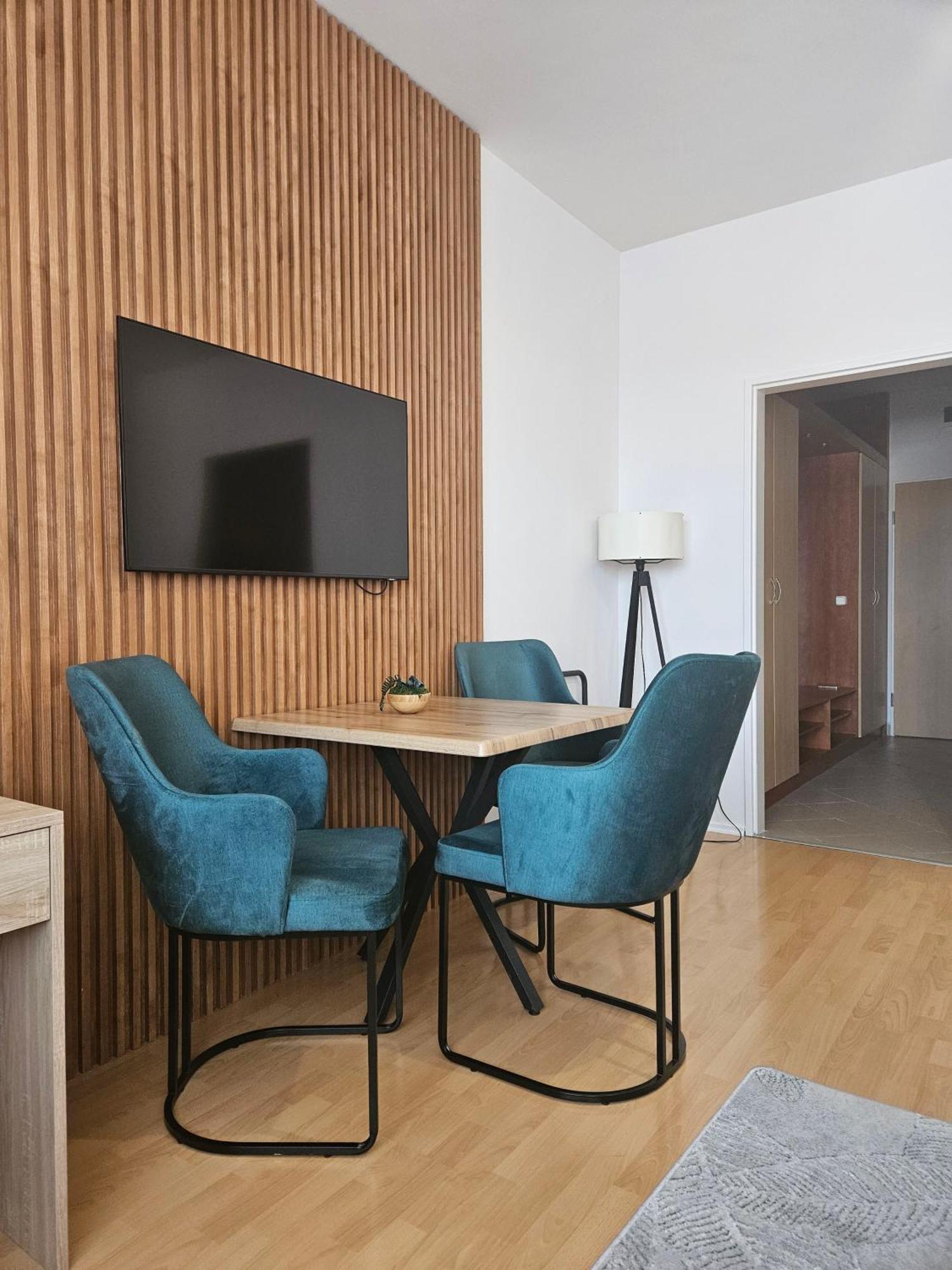 Holdvirag Hotel Sárvár 外观 照片