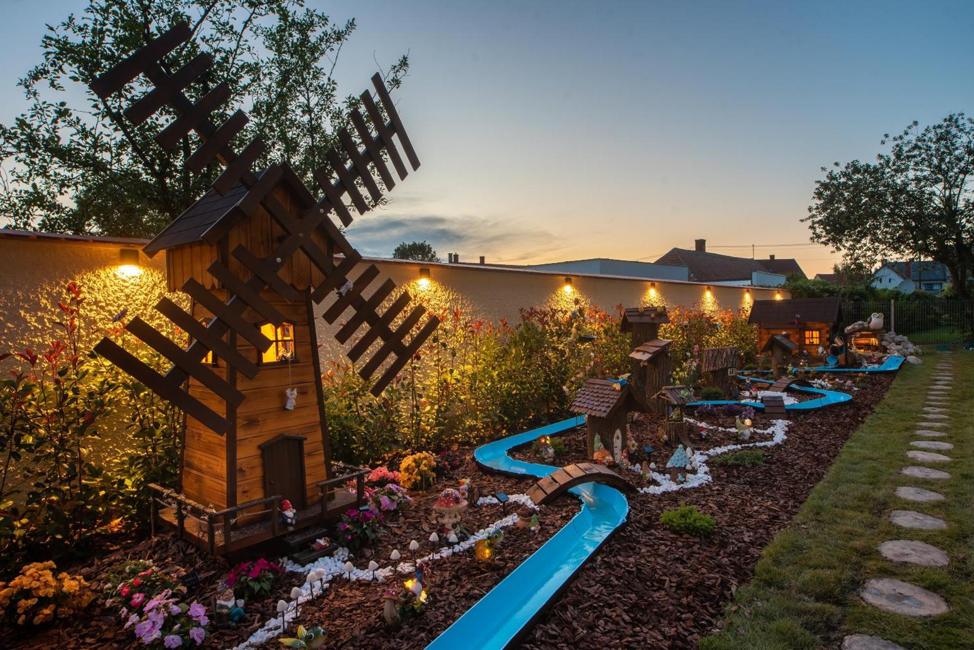 Holdvirag Hotel Sárvár 外观 照片